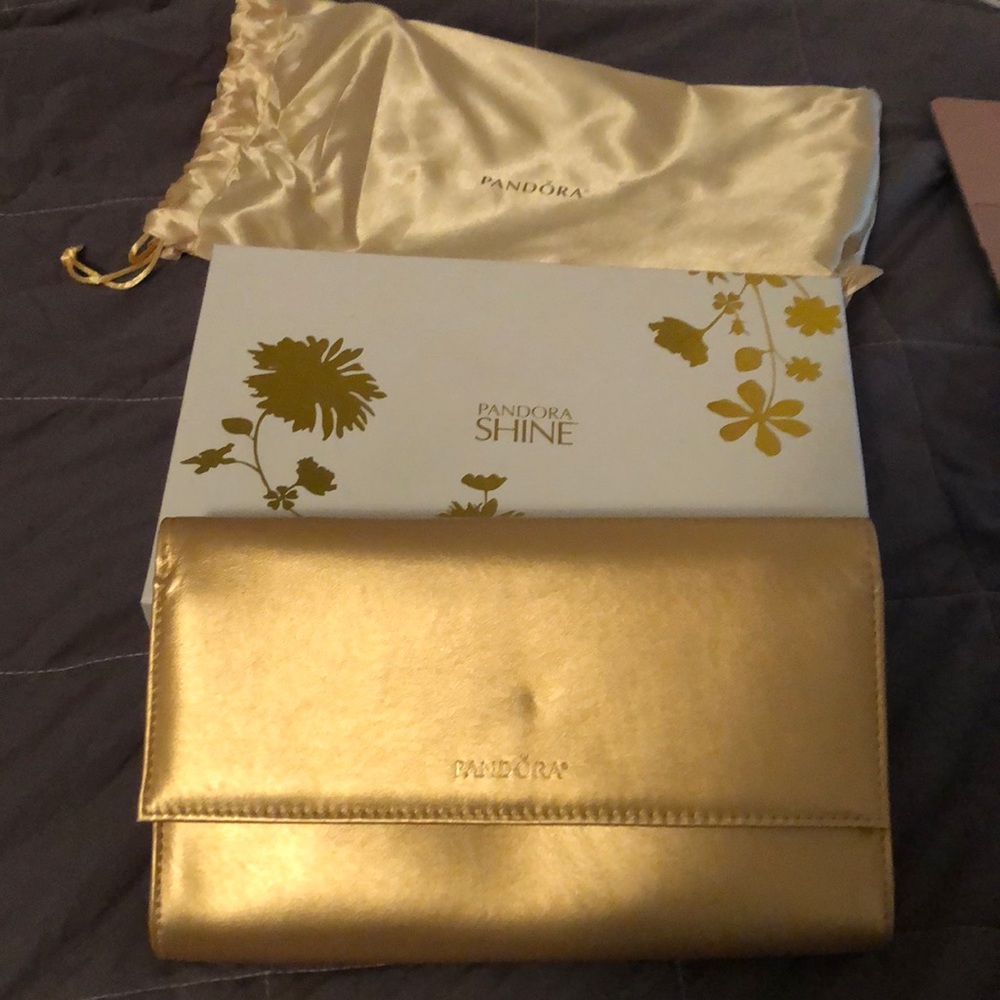 Pandora Clutch